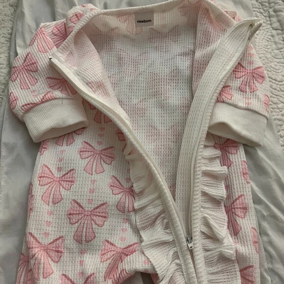 Baby Girl sleeper - Picture 2 of 7